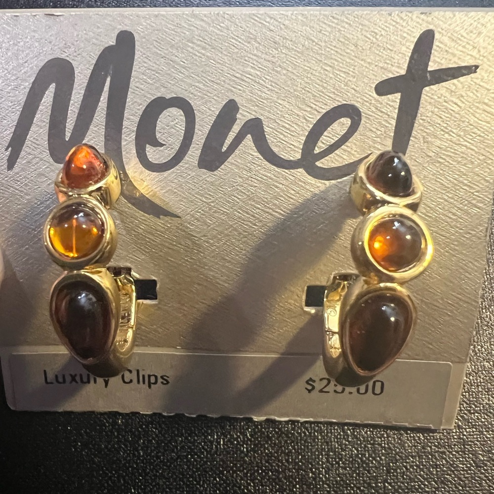 VTG Monet gold tone clip on hoop earrings dead stock